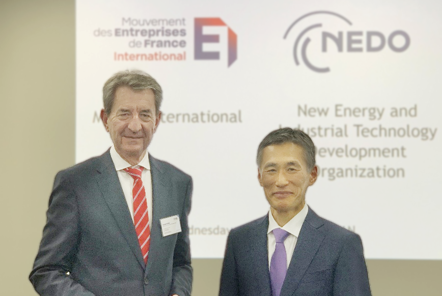 Photo of Mr. YOKOSHIMA Naohiko, President of NEDO, and Mr. Christophe Fontaine, Vice President of the France-Japan Business Council.